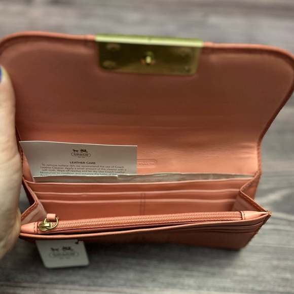Vintage Coach Wallet, off pink NWT - Picture 5 of 6